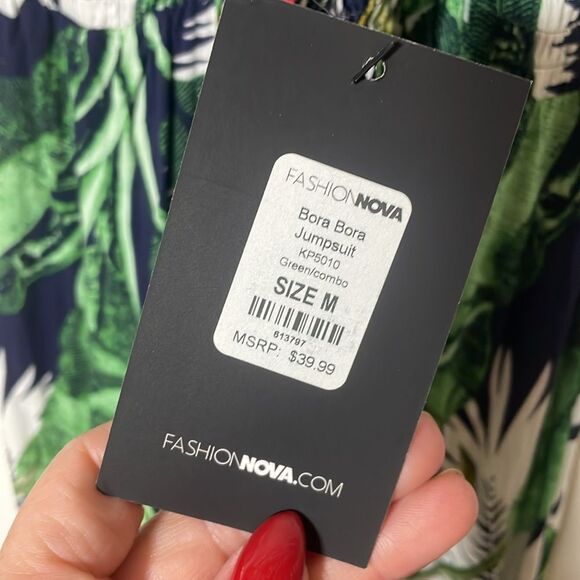 FashionNova Boho Green Ruffle Leaf Print Sexy jumpsuit | size M | NWT - Picture 9 of 9